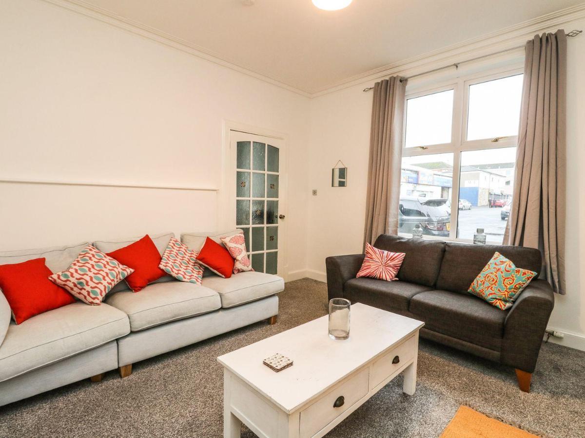 Annielea Is A Cosy 3 Bed Cottage In Helensburgh Exterior foto