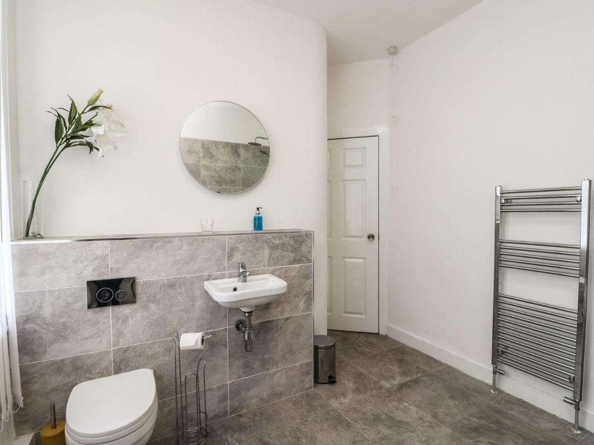 Annielea Is A Cosy 3 Bed Cottage In Helensburgh Exterior foto