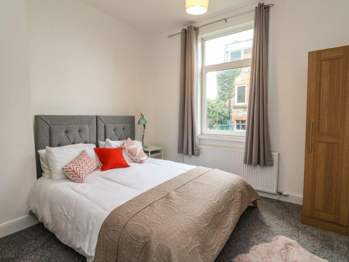 Annielea Is A Cosy 3 Bed Cottage In Helensburgh Exterior foto